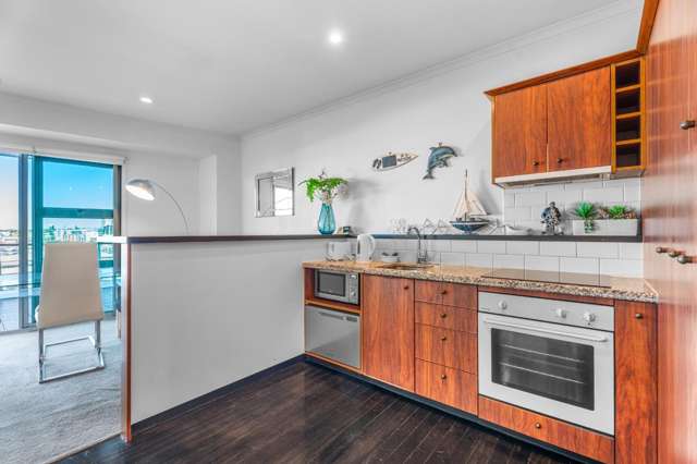 24/137 Quay St - 4 Weeks Free Rent! 10015_2