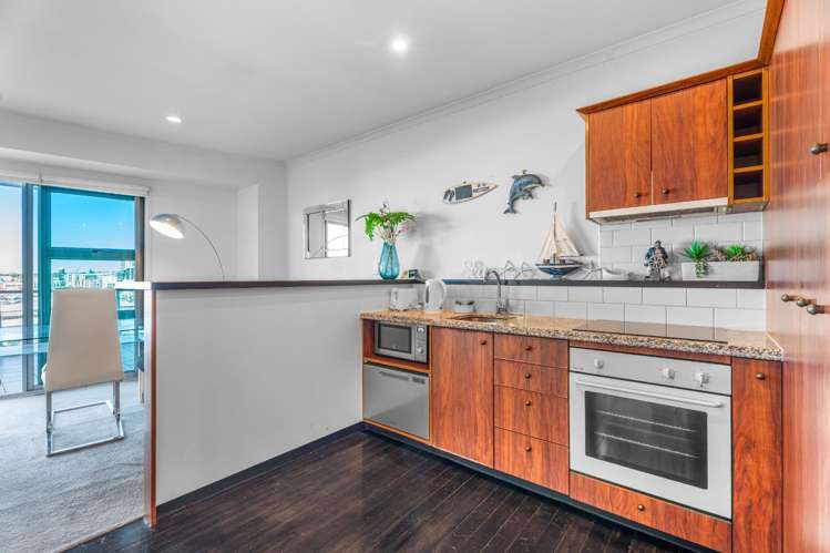 24/137 Quay St - 4 Weeks Free Rent! 10015_2