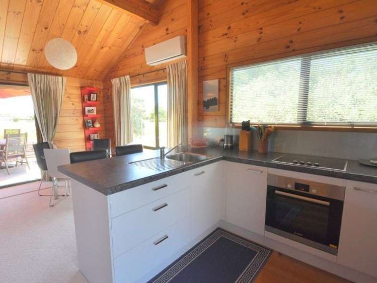 10 Hobson Place Pauanui_12