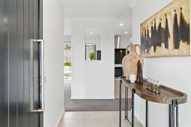 35 Ballintoy Park Drive Welcome Bay_3