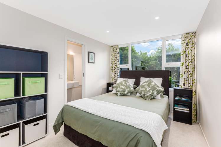 5 Christina Grove Normandale_17