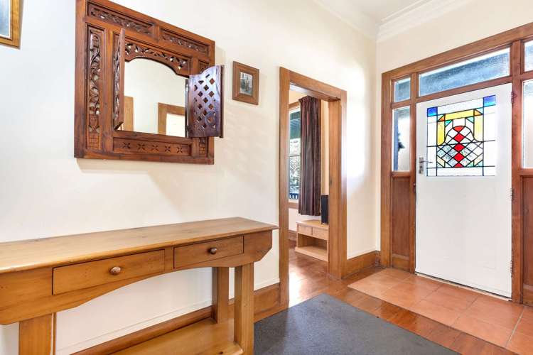 28 Pakeha Street_3
