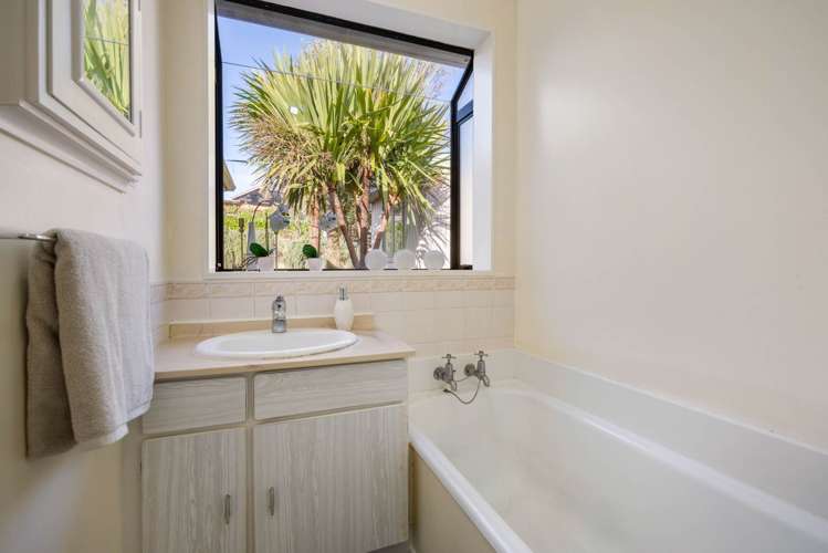 6 Eaton Road Hillsborough_29