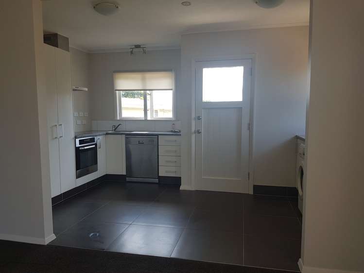 39 Sutton Crescent Papakura_6