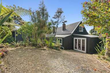 83 Anawhata Road_4