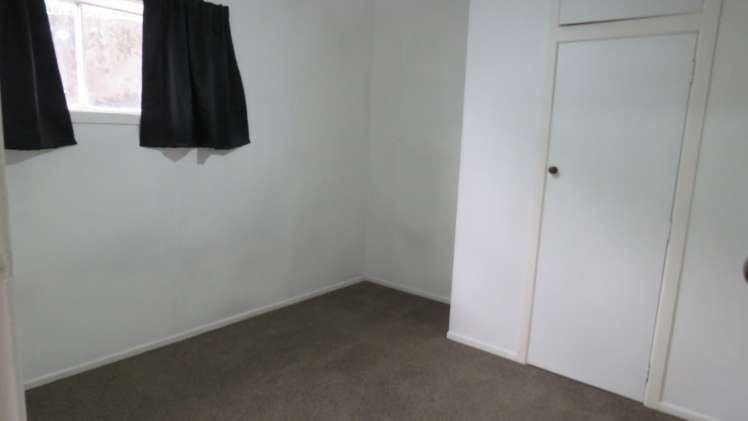 27 Tawa Street Hilltop_14