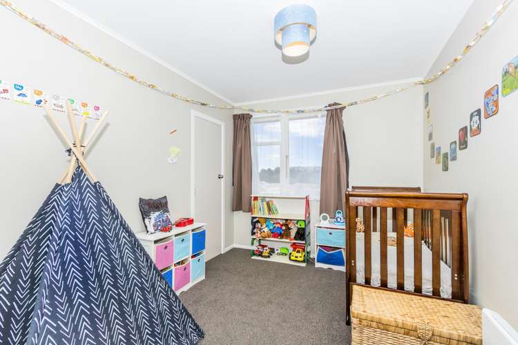 4 Omapere Street Waitangirua_13