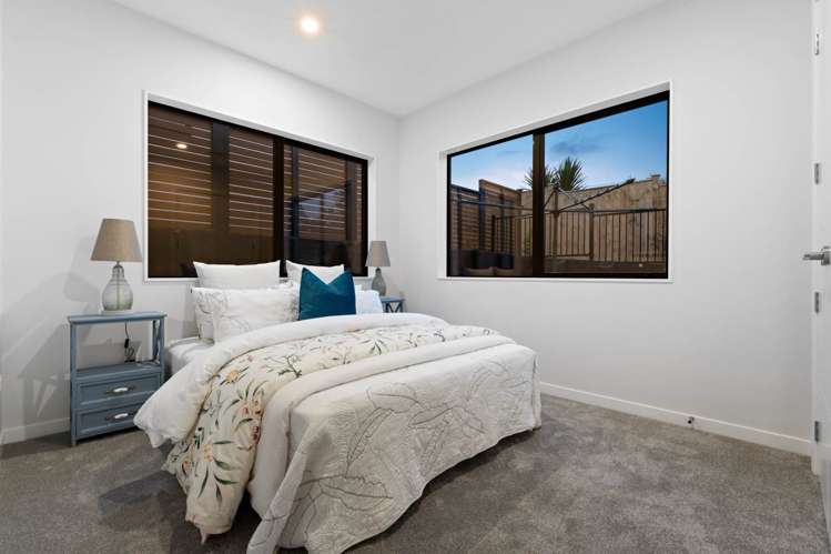 6 Barrel Crescent Swanson_16