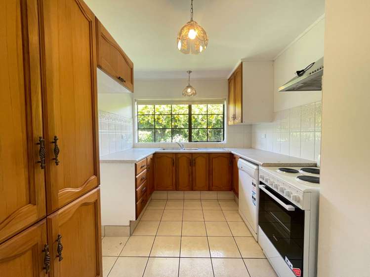 4A Essex Street Te Atatu South_2