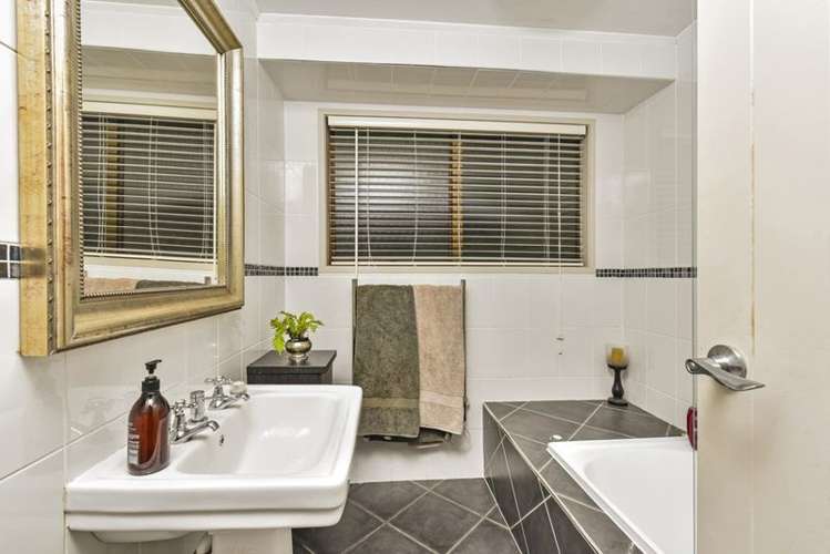 79 Oaktree Avenue Browns Bay_12