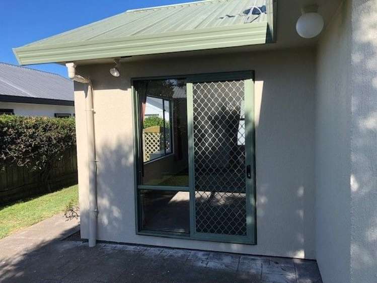 2/68A Guppy Road Greenmeadows_25