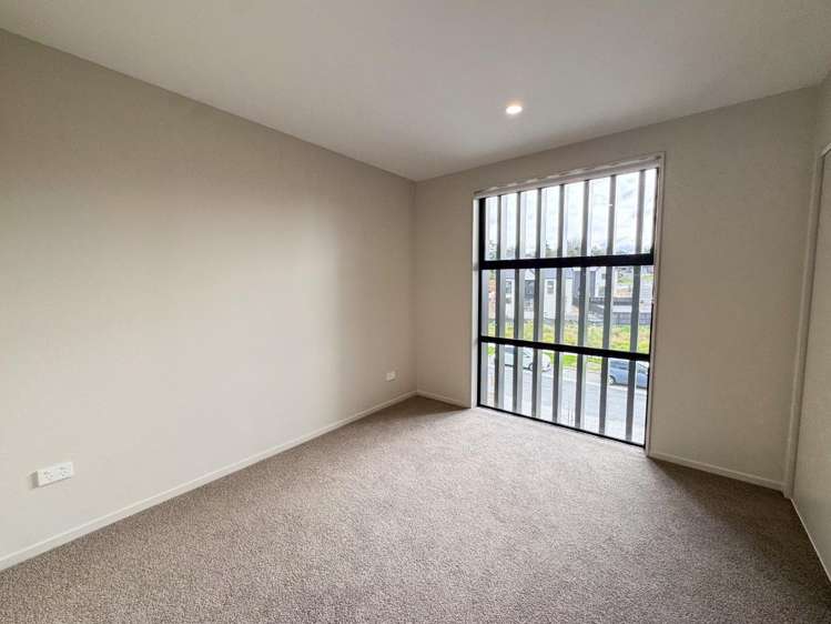 15c Molley Green Place 10044_6