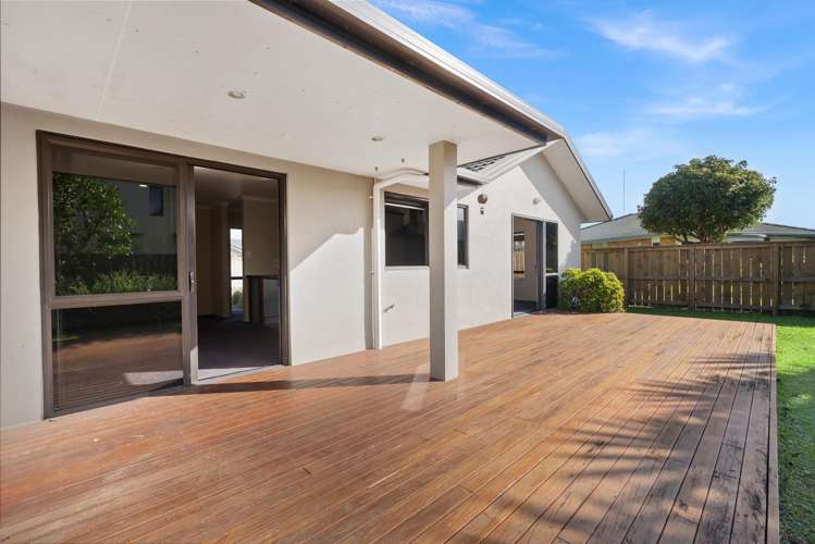 18 Paradise Point Place One Tree Point_19