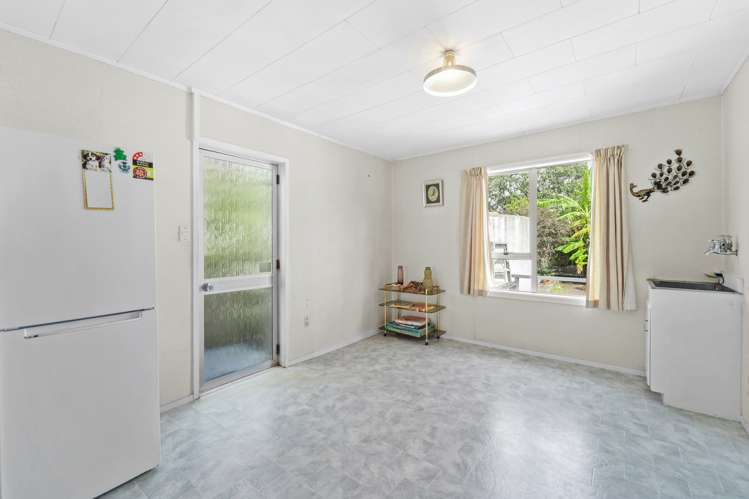 7 Joydon Place Stanmore Bay_19