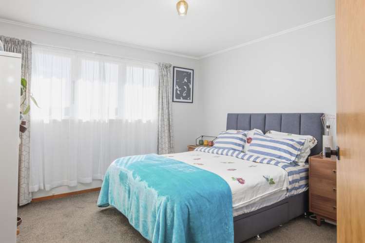 8A - 8B Devon Place Cannons Creek_13