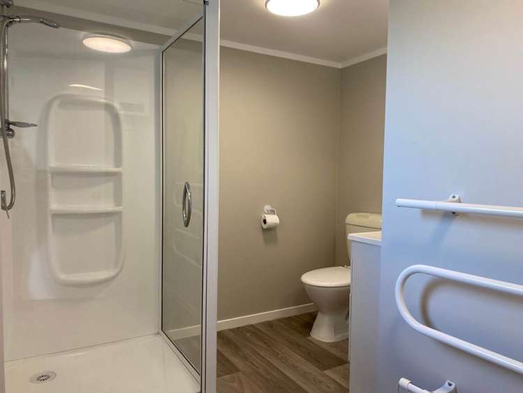 51 Roberts Road Matakatia_19