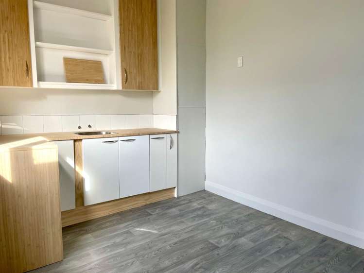 908 Lyell Street 10474_3