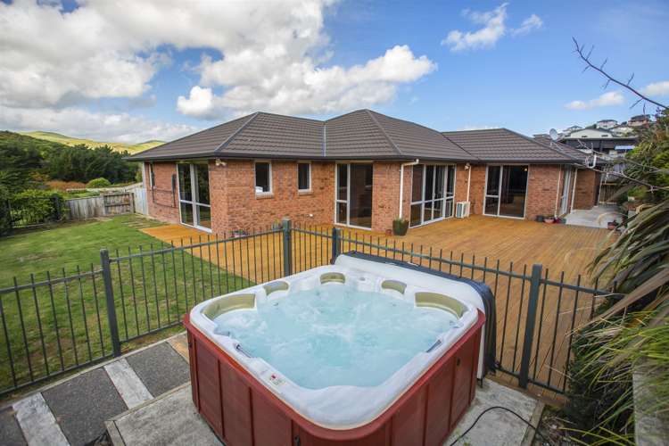 15 Tararua Close Aotea_3