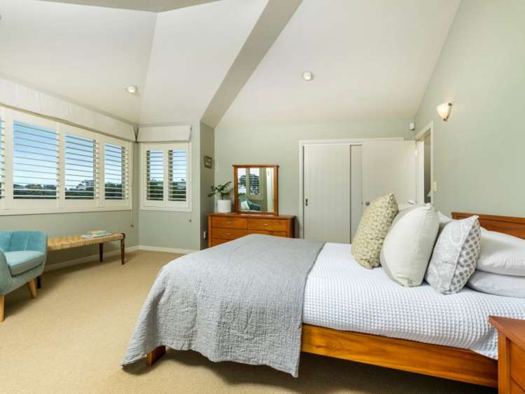 8 Seabreeze Road Narrow Neck_12