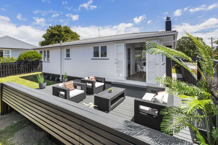 32 Neil Avenue Te Atatu Peninsula_15