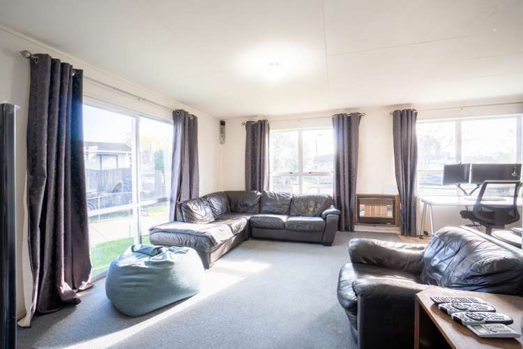 49 Escort Grove Awapuni_4