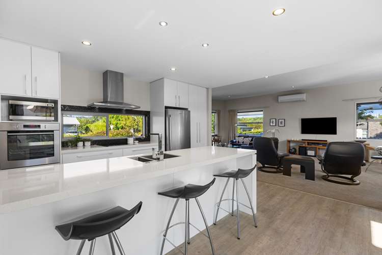 1 Ellesmere Close Pyes Pa_9