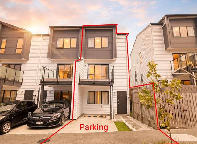 Spacious Sunny Living besides Shopping Mall