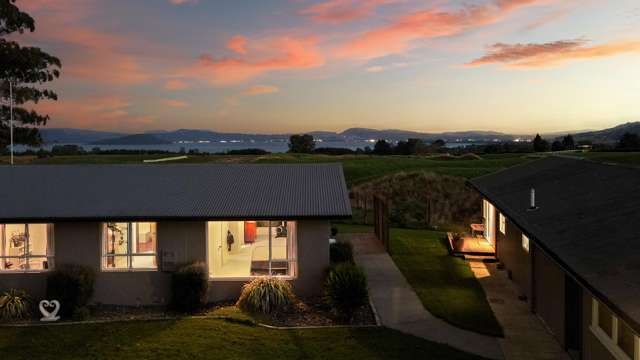 Double Dwelling Lifestyle With Lake Views