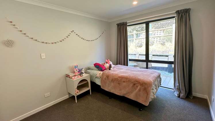 6 Lake View Place Fairhall_11