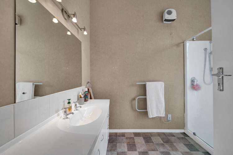 55 Camberwell Road Hawera_13