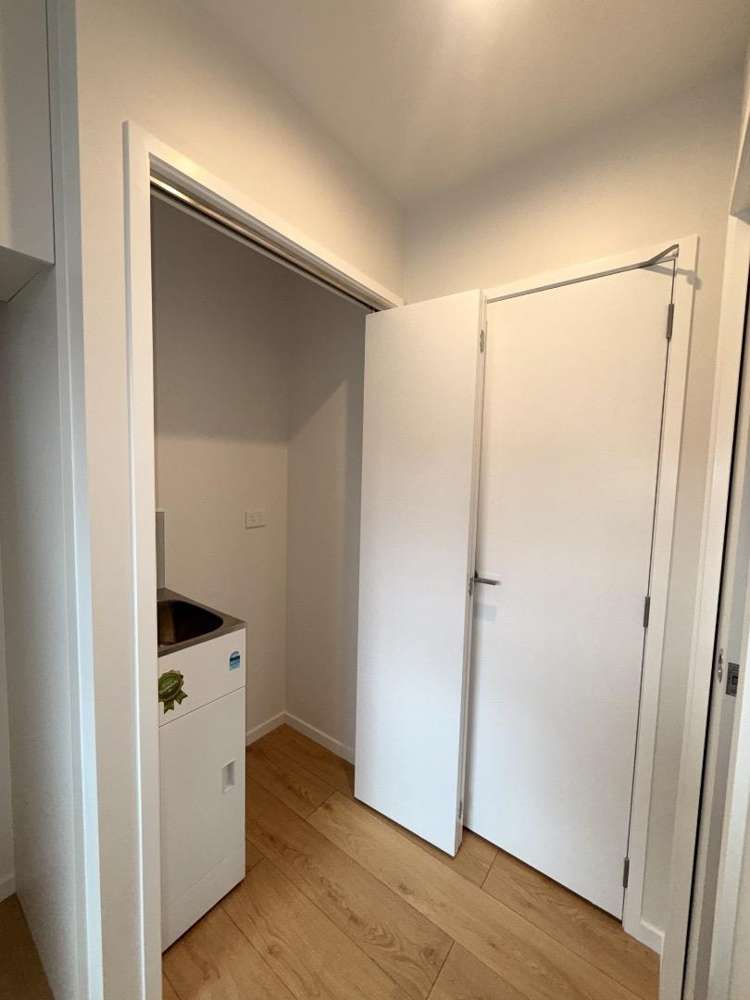 8/1 Scott Road 10695_10