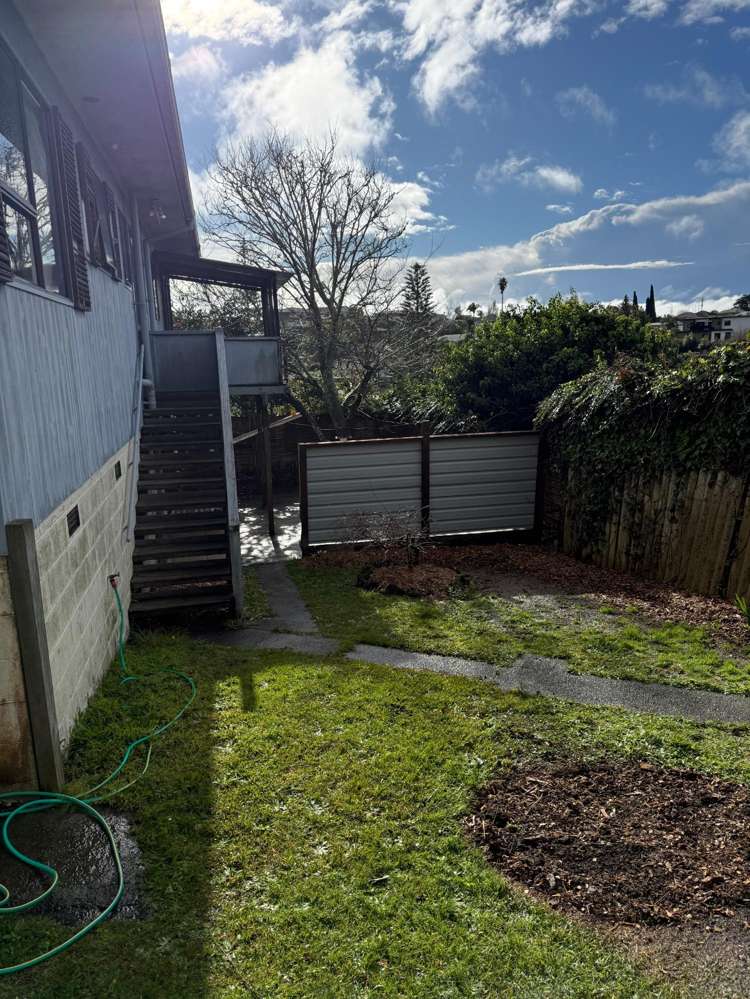  2/21 Hall Road Glenfield_4
