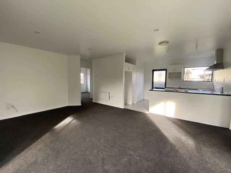 1216a Norfolk Crescent 10490_3