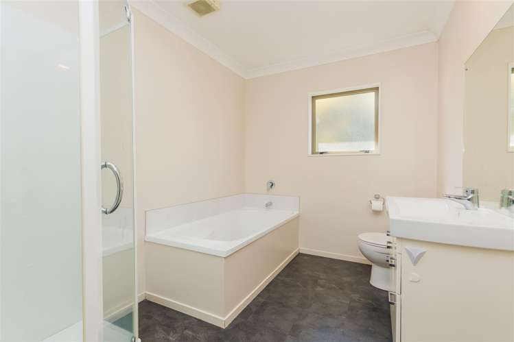 14 Gifford Grove Churton Park_11