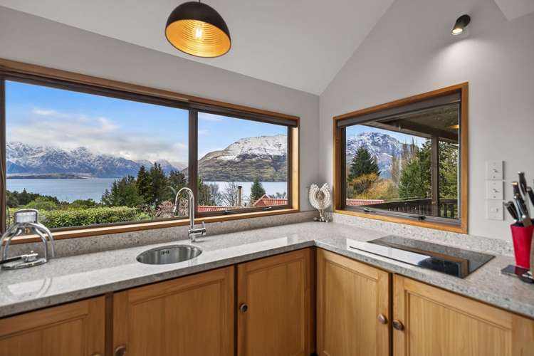 4 Moss Lane Sunshine Bay_9