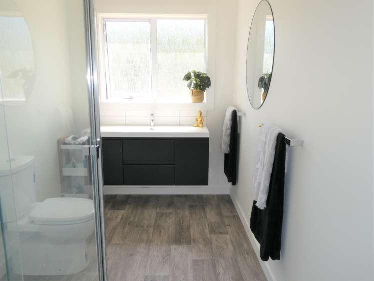 10 Fox Street Cobden_15