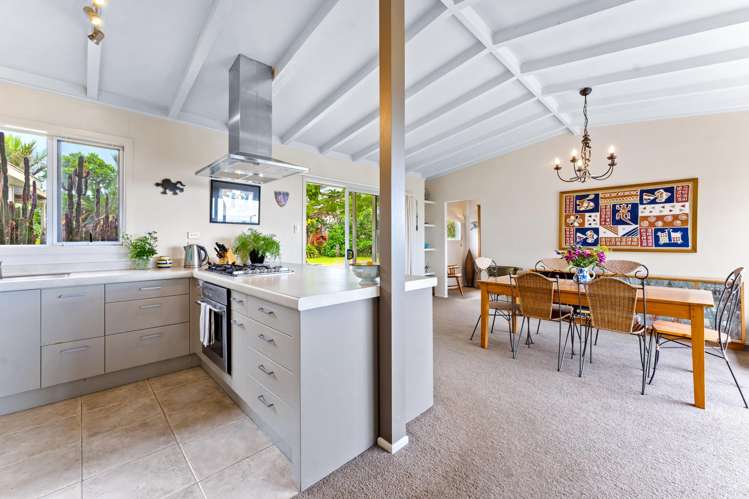 6 Sea View Road Leigh_15