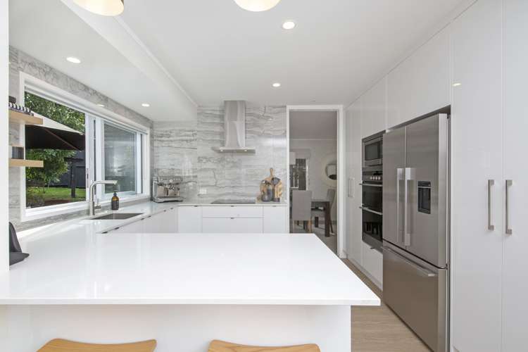19 Borrowdace Avenue Botany Downs_8