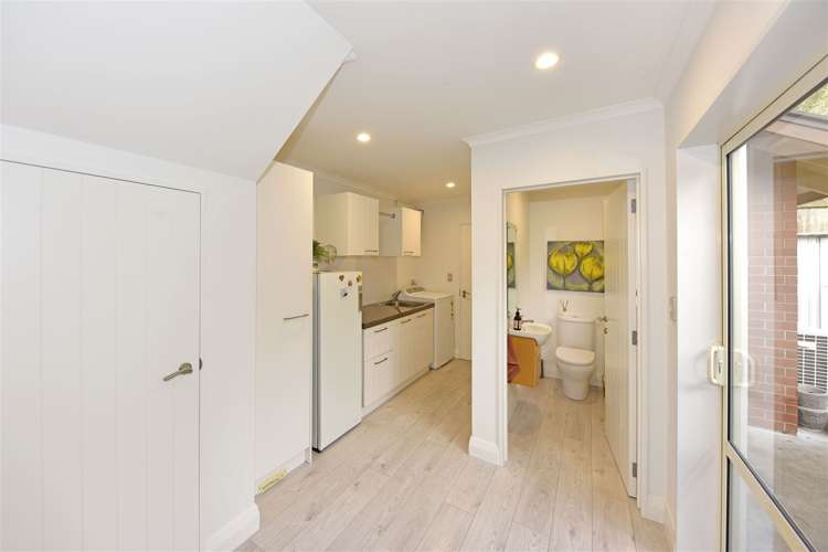 9 Strathmore Gardens Burwood_19