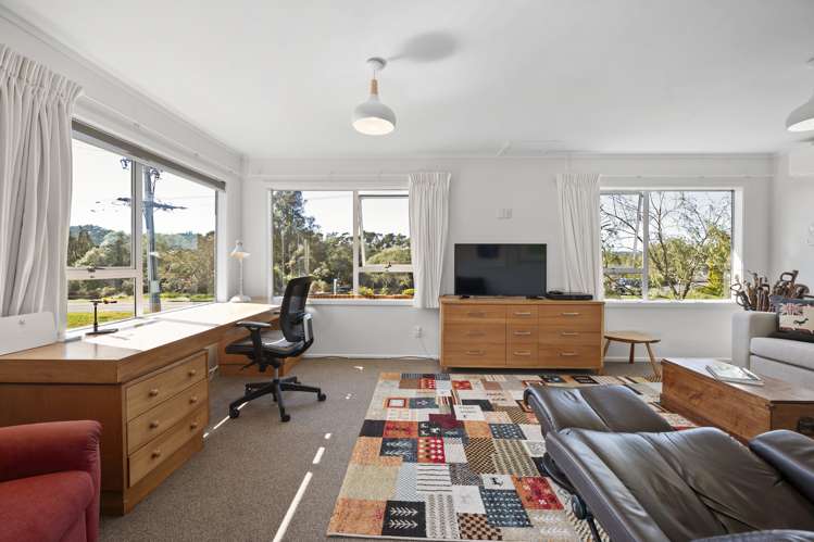 19 Te Heuheu Parade Lake Taupo (East)_7