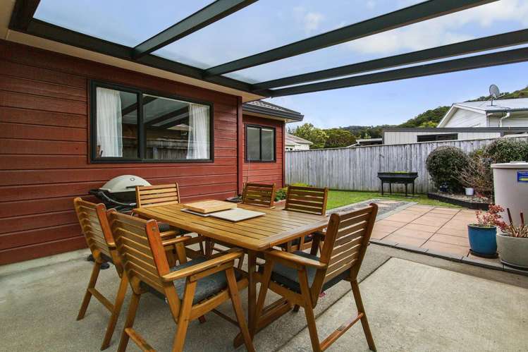 23 Sun Valley Grove Wainuiomata_13