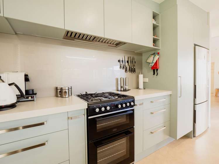 3 Ngaio Grove Robinsons Bay_16