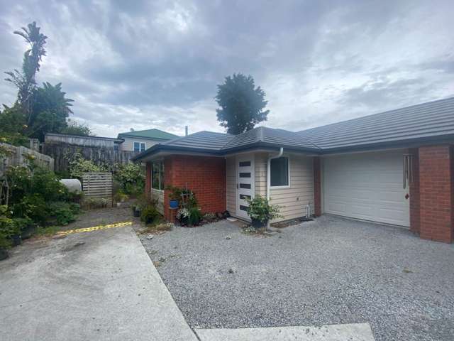 Lovely 3-Bedroom Brick & Tile Home