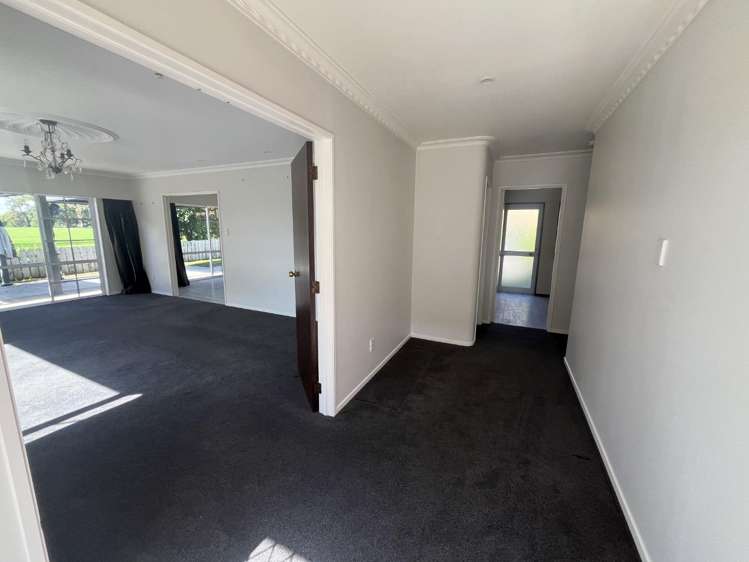 8 McInnes Place 10469_2