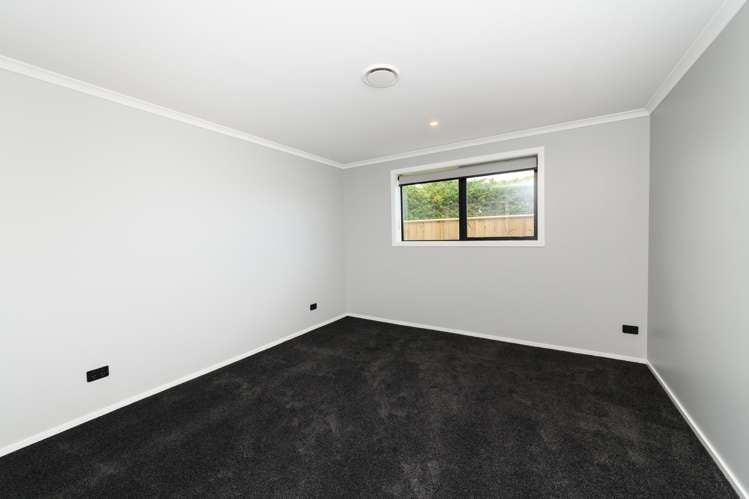 27 Reid Line West Feilding_19