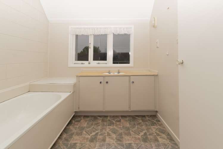 2/256 Don Buck Road 11410_9