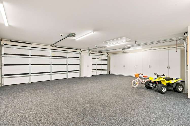 56 Carnaveron Drive Lincoln_24