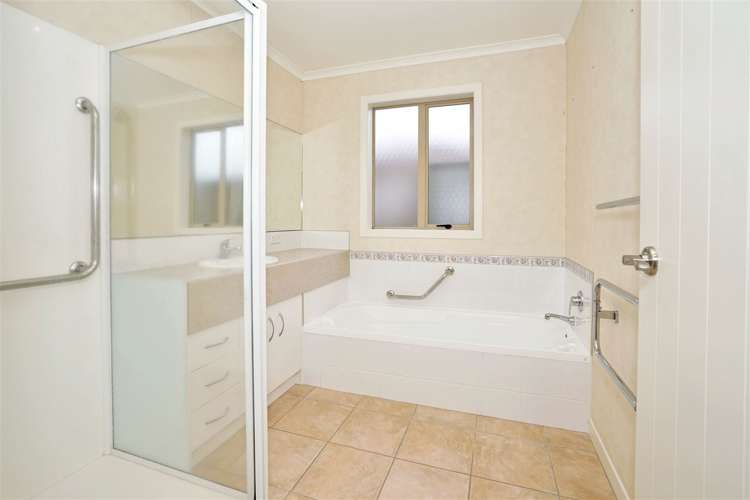 20 Sovereign Isle Lane Rototuna_5