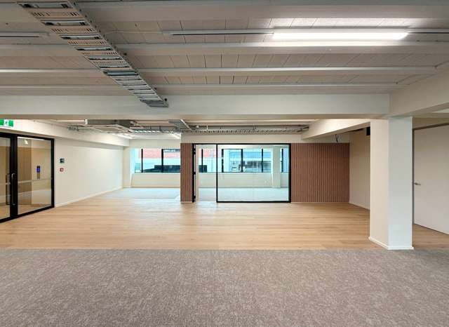 PREMIUM PARNELL OFFICE