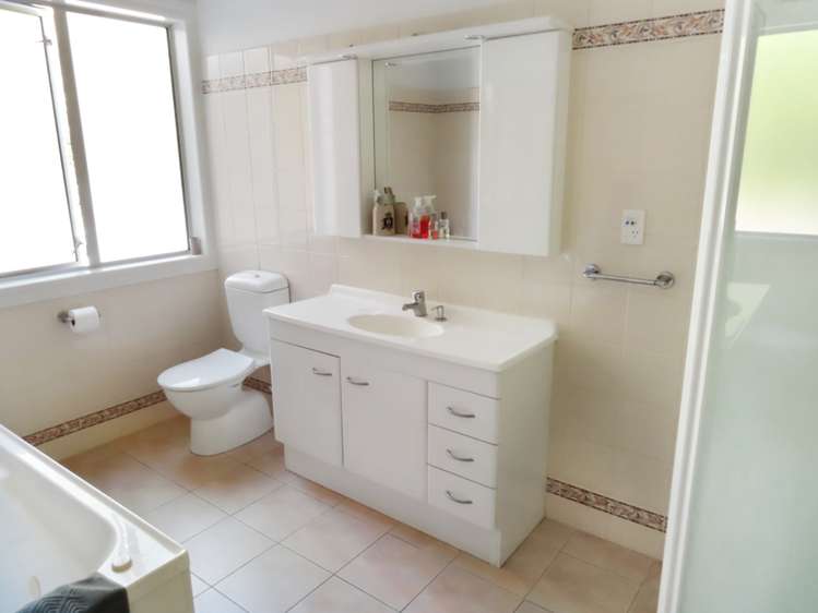 8 Mccarthy Grove Clouston Park_12